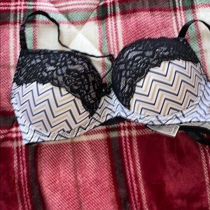 lace bra size 34 B, NWOT.